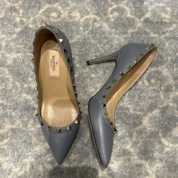 Valentino Garvanti Rockstud Pumps - Picture 3 of 3